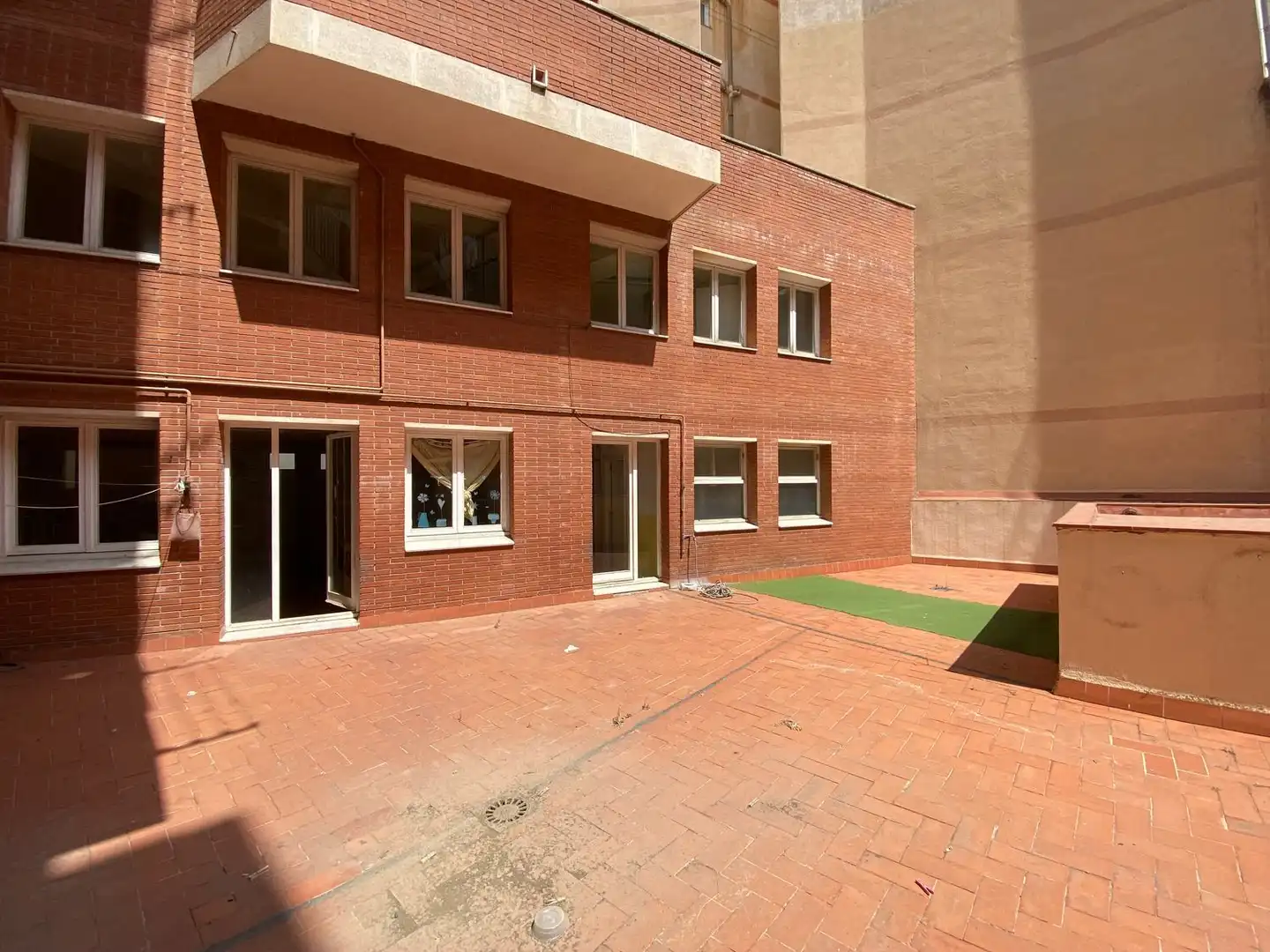 Vista exterior de Local de lloguer en Barcelona