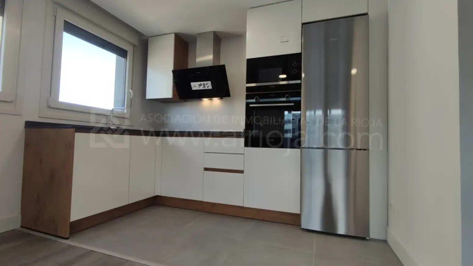 Kitchen of Flat for sale in  Logroño  with Air Conditioner, Heating and Private garden