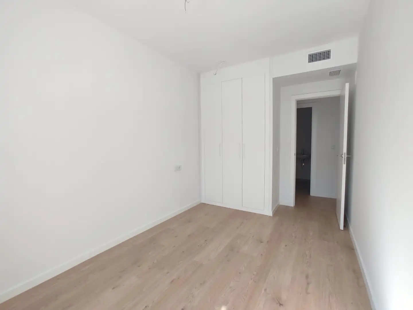 Bedroom of Flat for rent in Dos Hermanas  with Air Conditioner, Heating and Terrace