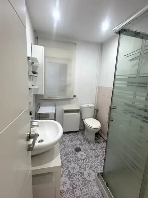 Baño de Piso en venta en Valladolid con Calefacción, Terraza y Piscina
