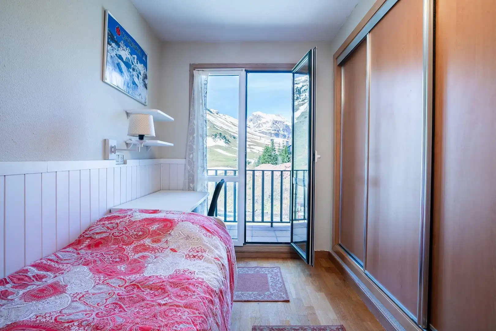 Schlafzimmer von Wohnung zum Verkauf in Aisa mit Heizung, Terrasse und Abstellraum