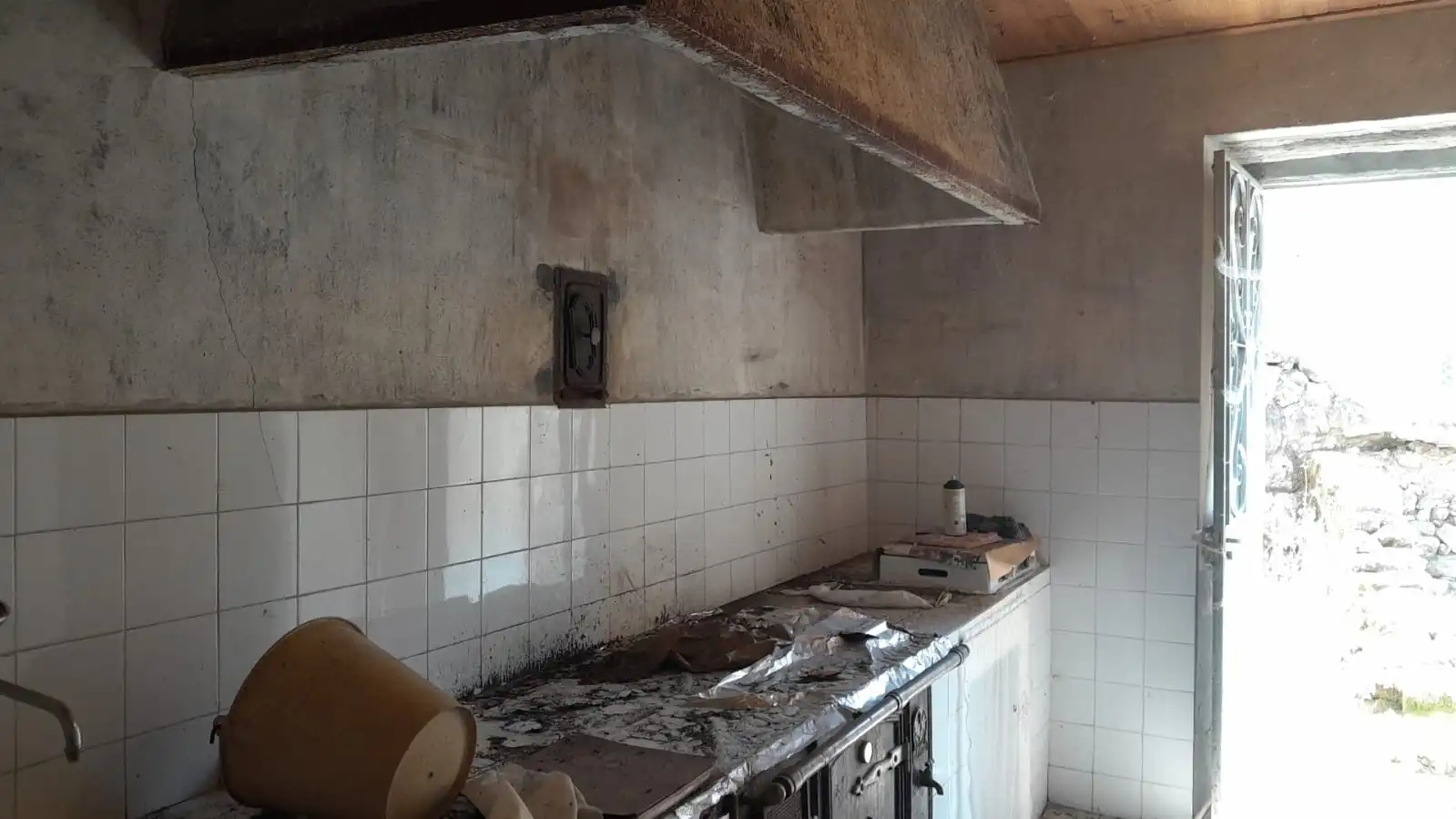 Kitchen of Houses for sale in Covelo  with Private garden