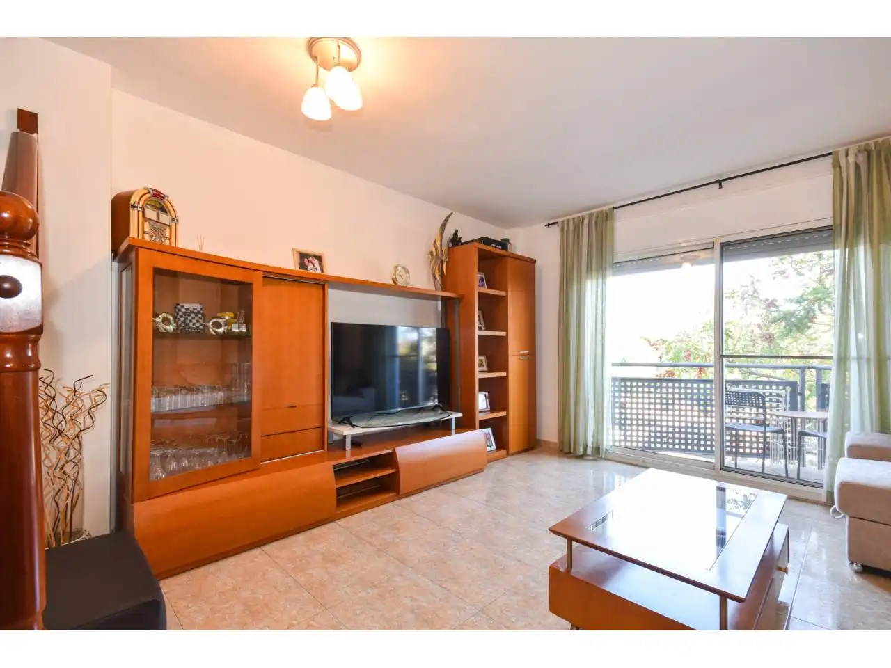 Sala d'estar de Casa adosada en venda en Canovelles amb Aire condicionat i Calefacció