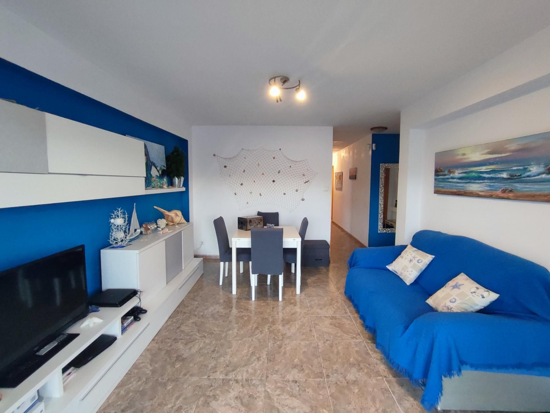 Sala d'estar de Apartament de lloguer en Oliva amb Aire condicionat, Calefacció i Terrassa