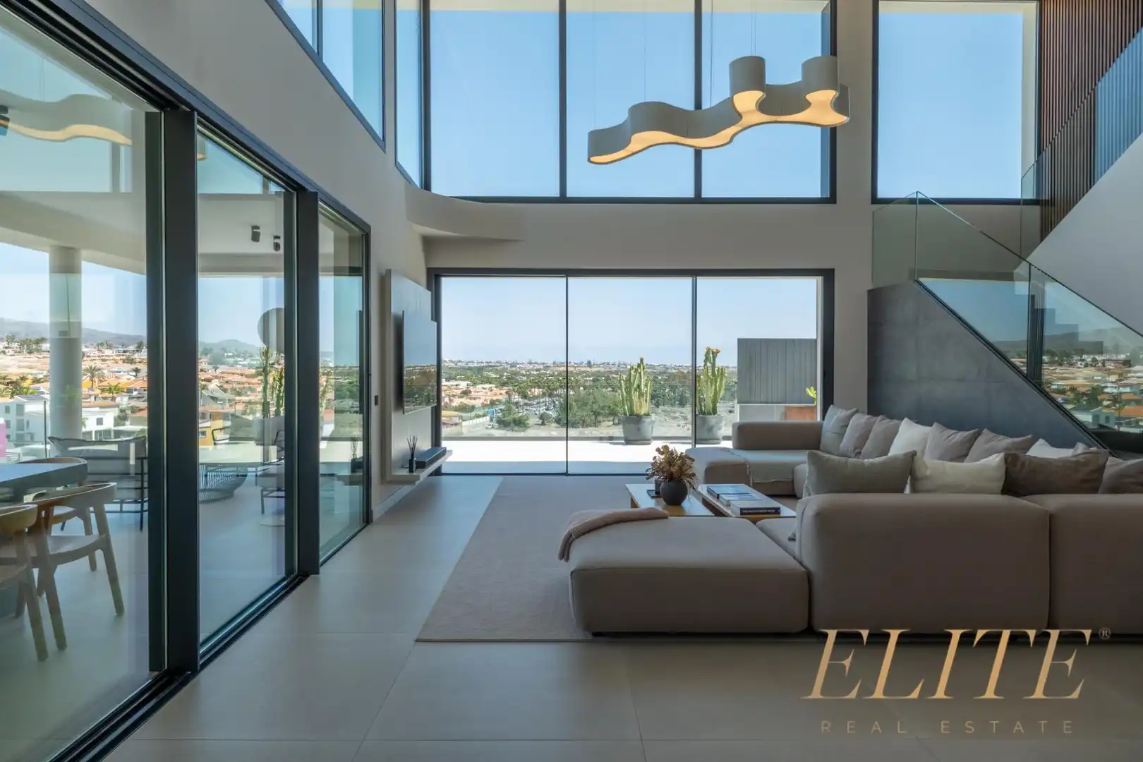 Sala de estar de Casa o chalet en venta en San Bartolomé de Tirajana con Aire acondicionado, Jardín privado y Terraza