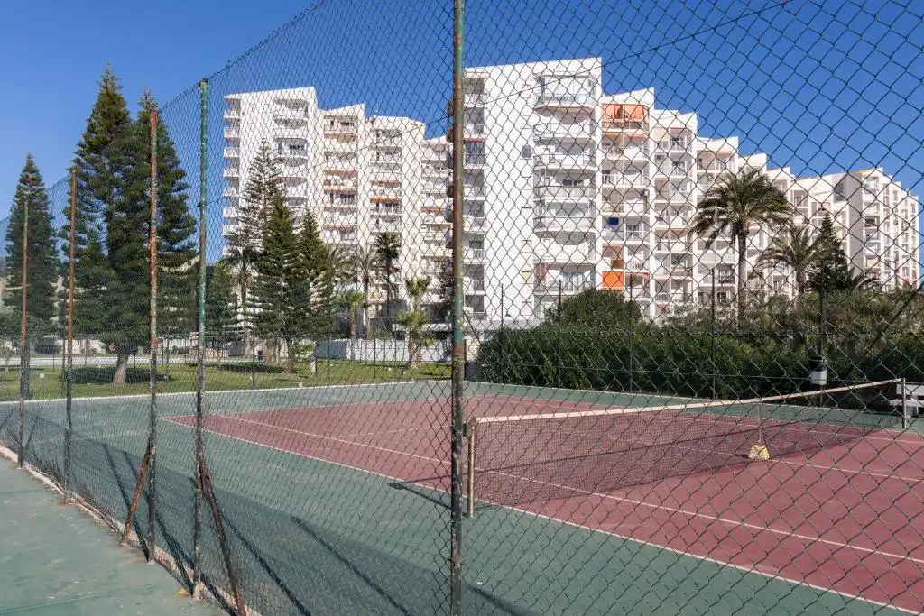 Vista exterior de Pis en venda en Salobreña amb Piscina, Moblat i Balcó