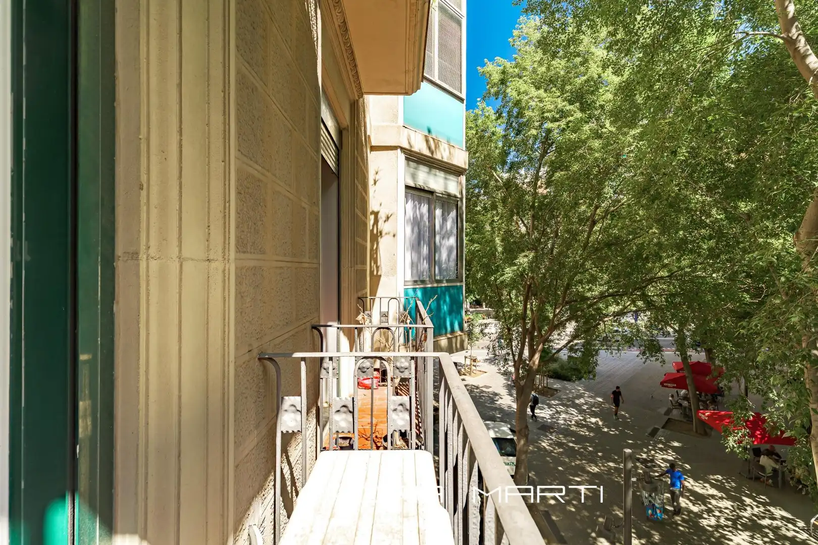 Außenansicht von Wohnung zum Verkauf in Barcelona mit Klimaanlage, Parkett und Terrasse