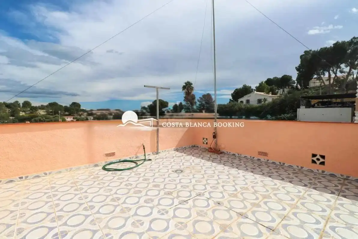 Vista exterior de Casa o chalet en venta en L'Alfàs del Pi con Aire acondicionado, Jardín privado y Terraza