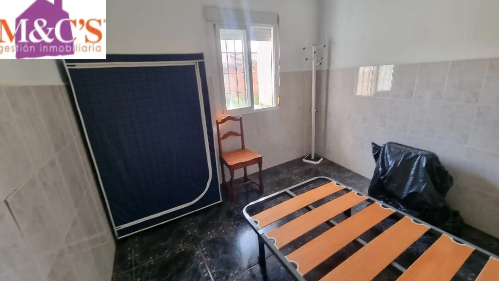 Dormitori de Casa o xalet en venda en Villanueva de San Carlos amb Jardí privat i Moblat