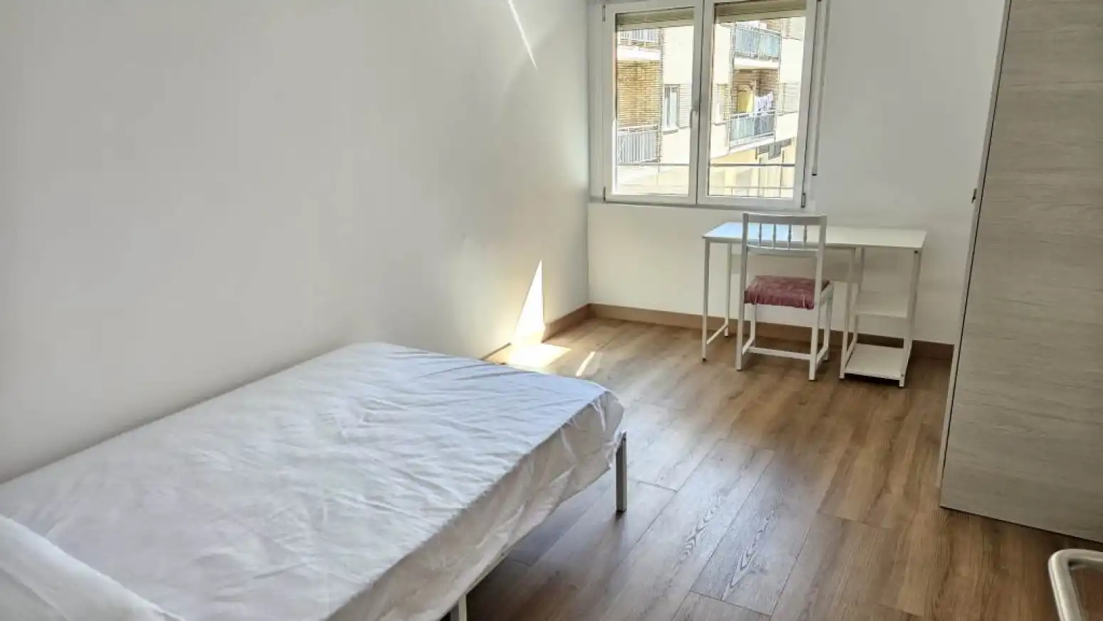 Schlafzimmer von Wohnung zur Miete in Salamanca mit Heizung, Möbliert und Balkon