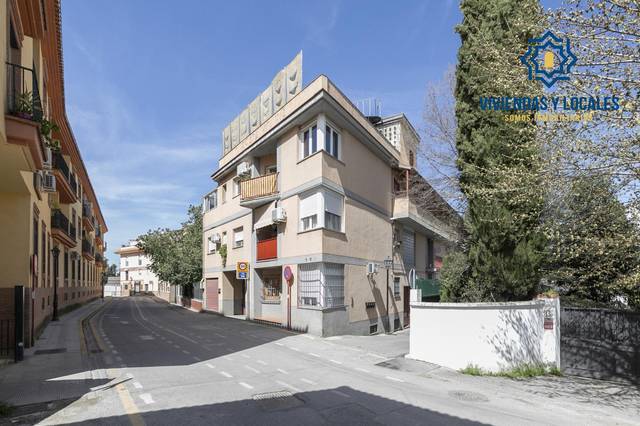 Dúplex en Venta en Calle de la Iglesia en Ogíjares