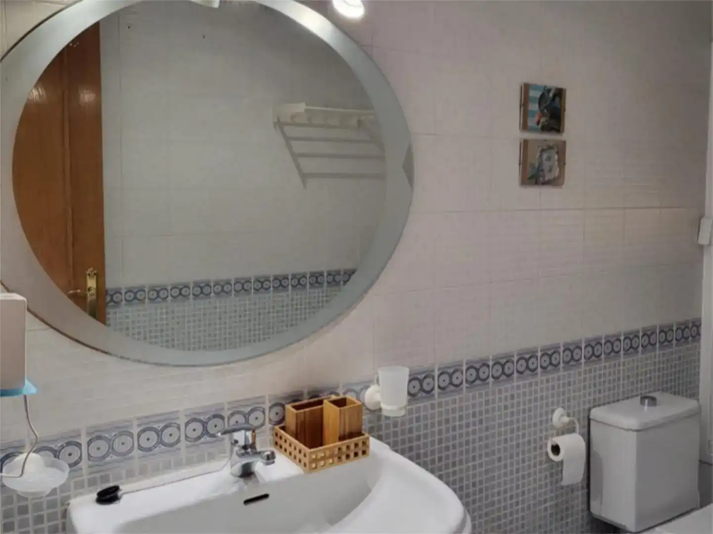 Bany de Casa o xalet en venda en Villaviciosa de Odón amb Aire condicionat, Jardí privat i Parquet