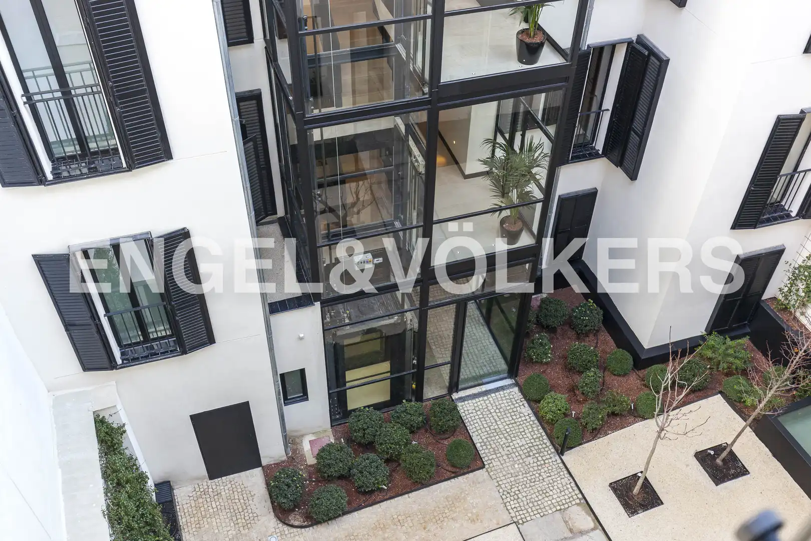 Außenansicht von Wohnung zur Miete in Madrid mit Klimaanlage, Heizung und Balkon