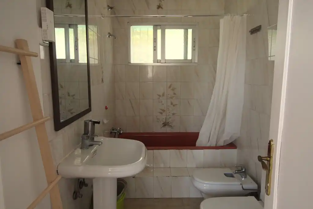 Bany de Casa o xalet en venda en Marbella amb Aire condicionat, Jardí privat i Terrassa