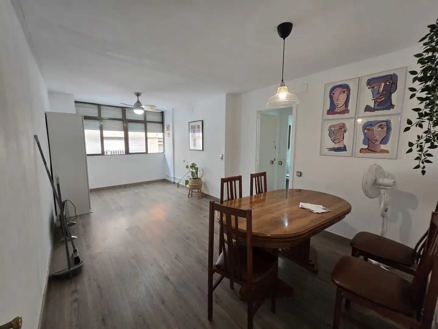 Comedor de Piso en venta en Barcelona con Calefacción, Parquet y Horno