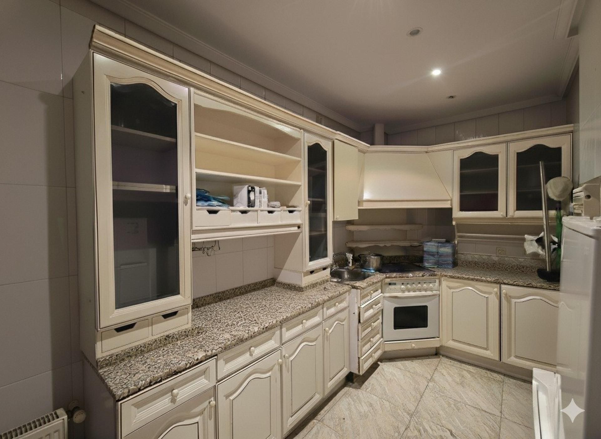 Kitchen of Premises for sale in  Madrid Capital  with Heating