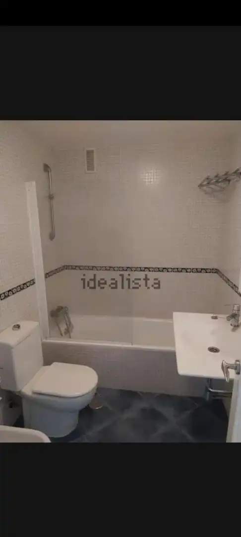 Baño de Piso de alquiler en Benalmádena con Amueblado