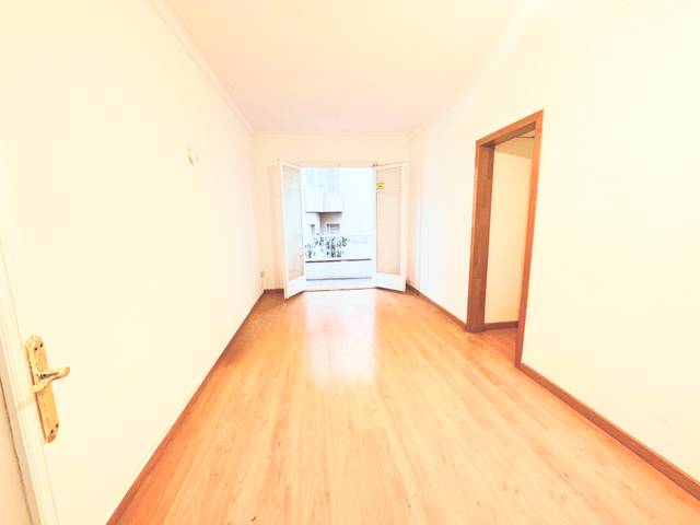 Piso en Alquiler en Passeig Maragall en Navas