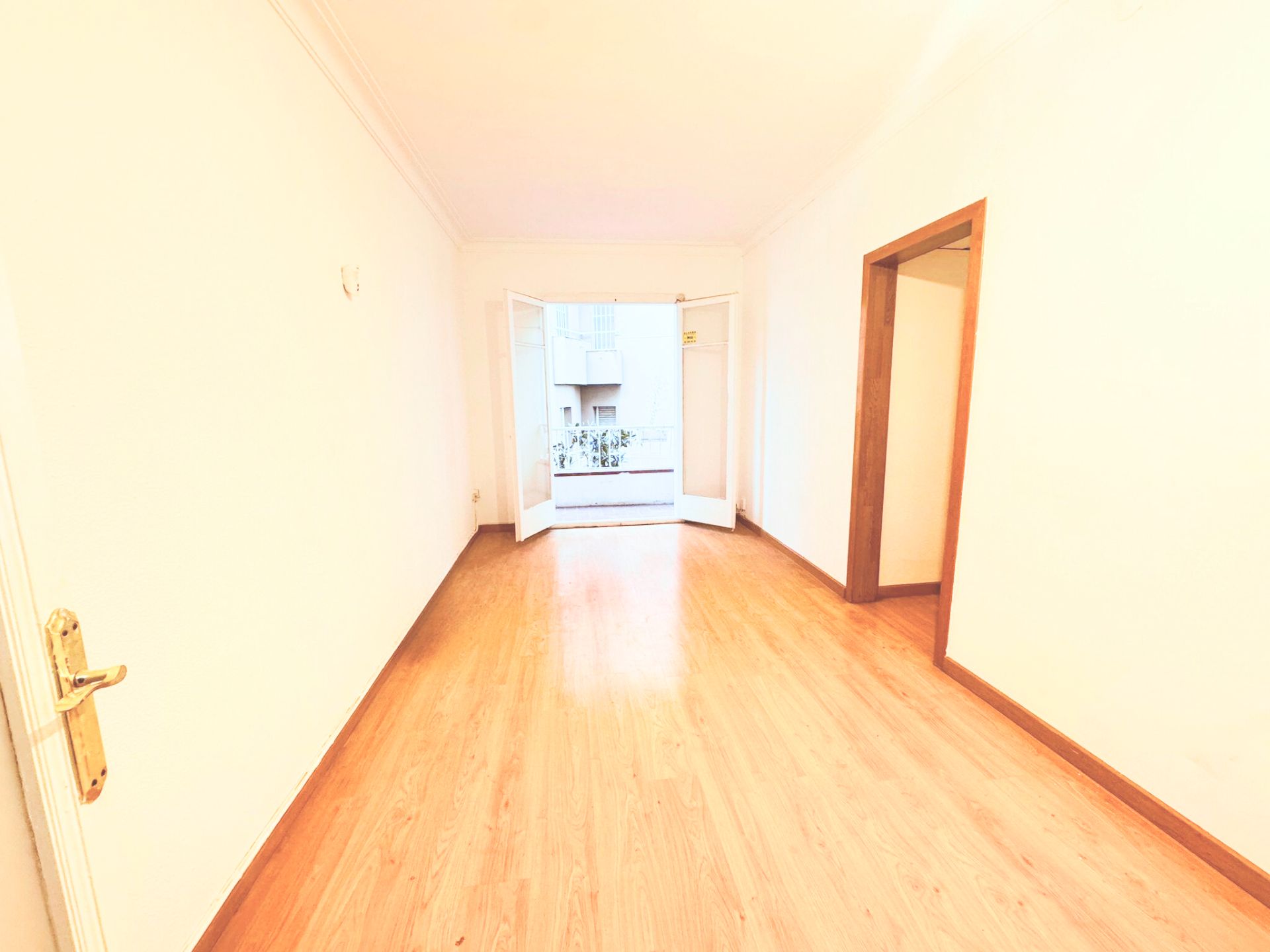 Pis de lloguer en  Barcelona Capital amb Parquet, Forn i Balcó