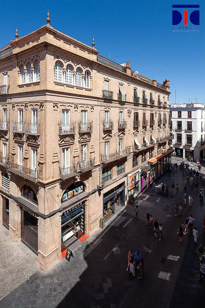 Vista exterior de Oficina en venda en Sevilla amb Aire condicionat, Terrassa i Traster