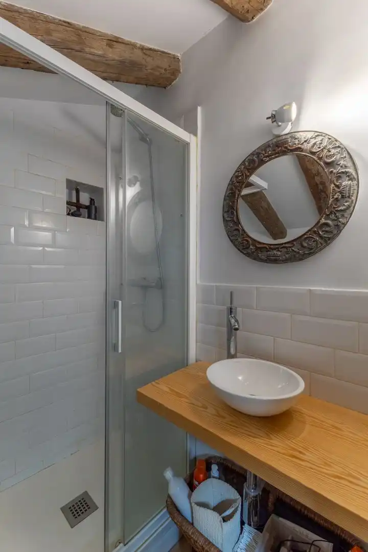 Badezimmer von Wohnungen zur Miete in Madrid mit Klimaanlage, Heizung und Möbliert