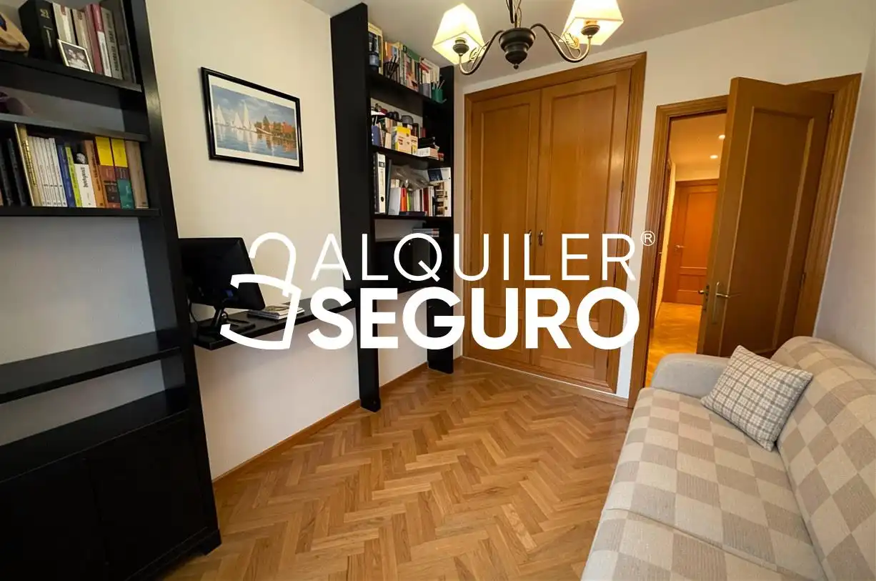 Dormitori de Pis de lloguer en Coslada amb Aire condicionat, Calefacció i Terrassa
