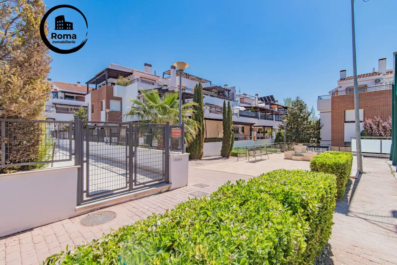 Vista exterior de Piso en venta en Albolote con Aire acondicionado, Calefacción y Piscina comunitaria