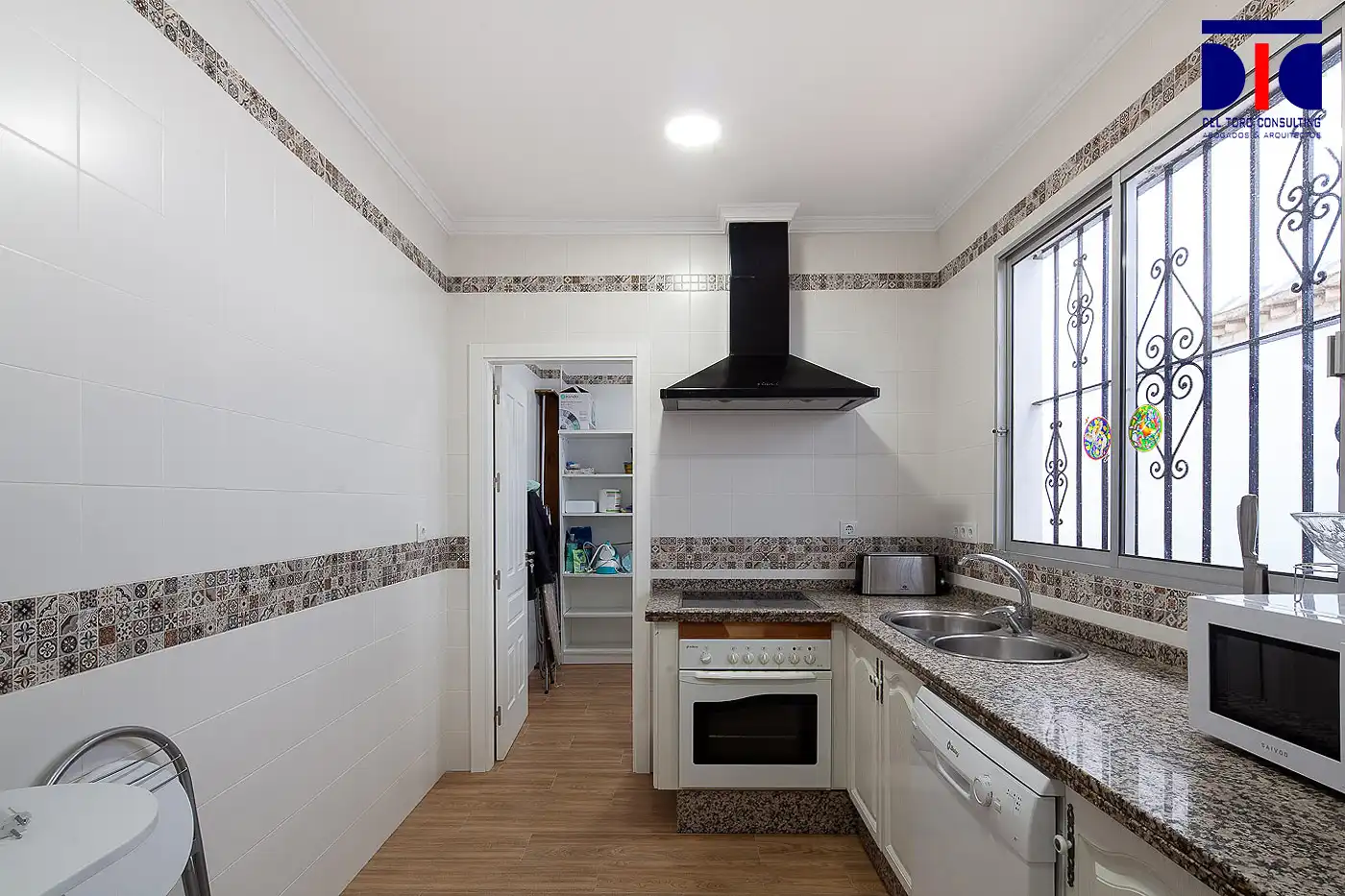 Kitchen of Detached homes for sale in Sevilla  with Air Conditioner, Heating and Furnished