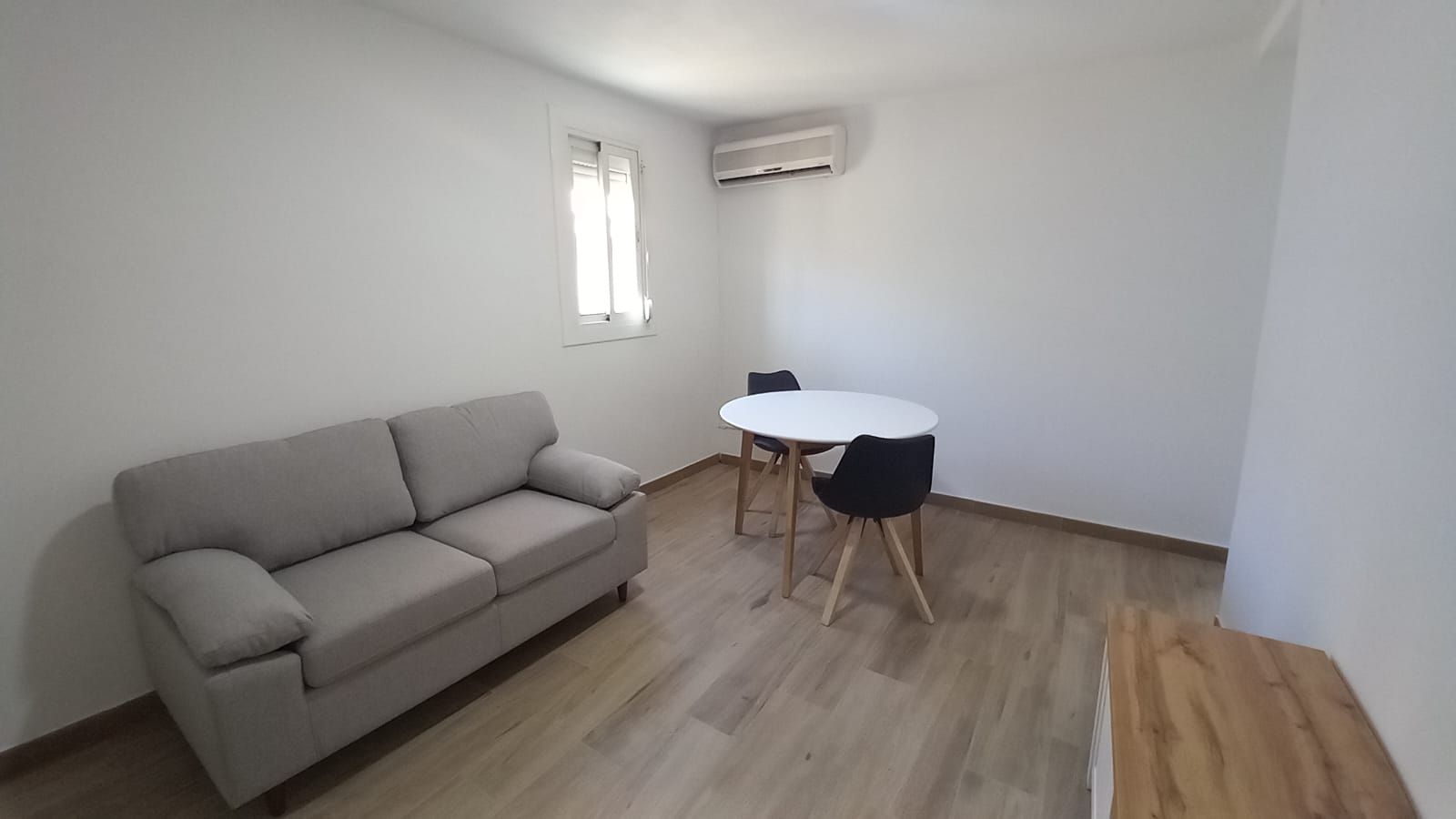 Sala de estar de Apartamento de alquiler en  Lleida Capital con Aire acondicionado, Calefacción y Amueblado