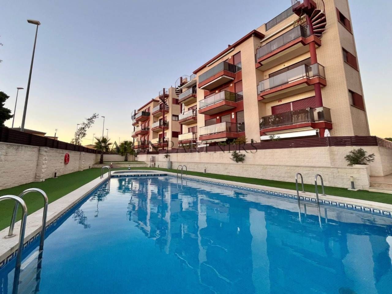 Piscina de Piso en venta en Vinaròs con Aire acondicionado, Terraza y Trastero