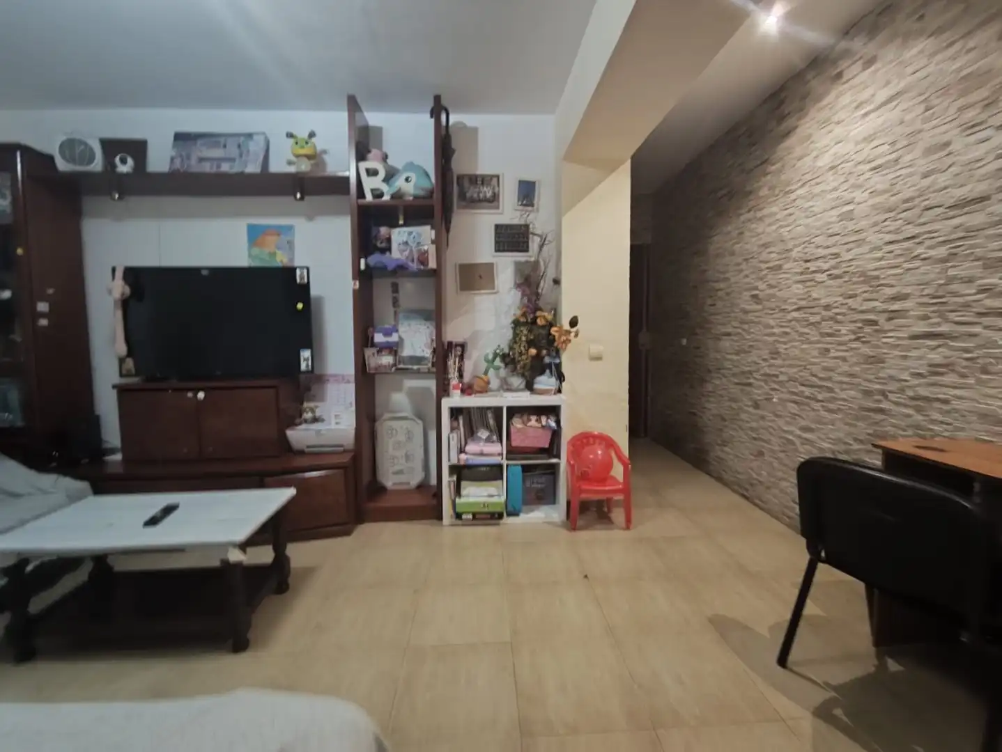Living room of Flat for sale in Sevilla  with Air Conditioner and Furnished