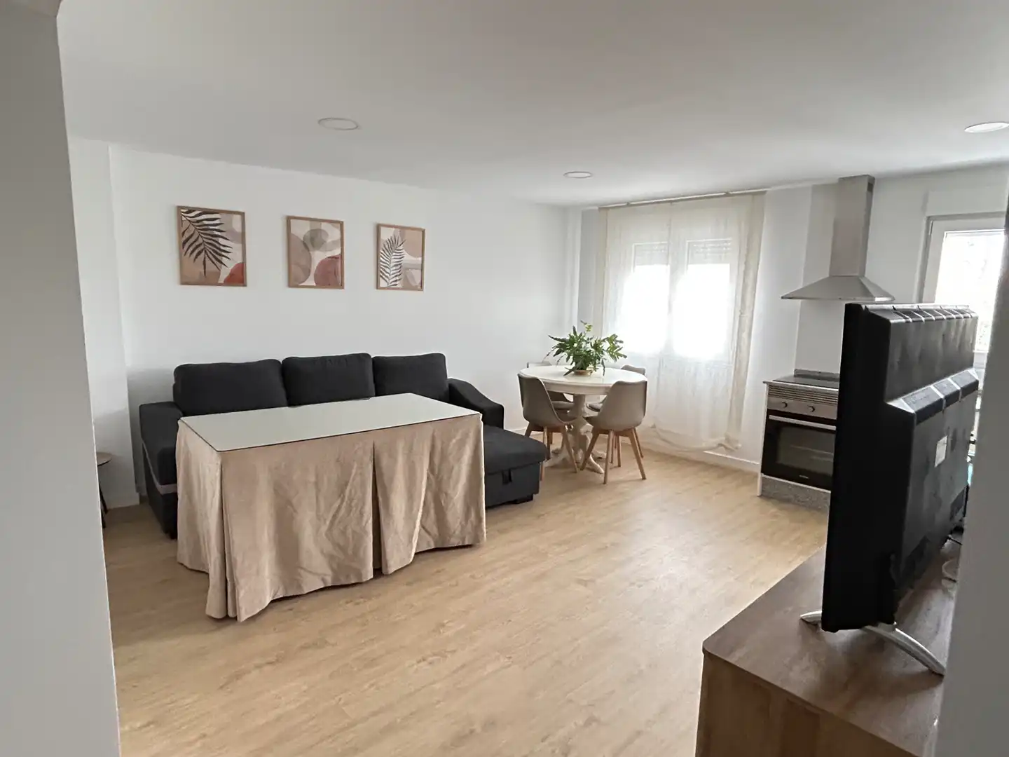 Wohnzimmer von Wohnung zur Miete in Bodonal de la Sierra mit Klimaanlage, Heizung und Parkett
