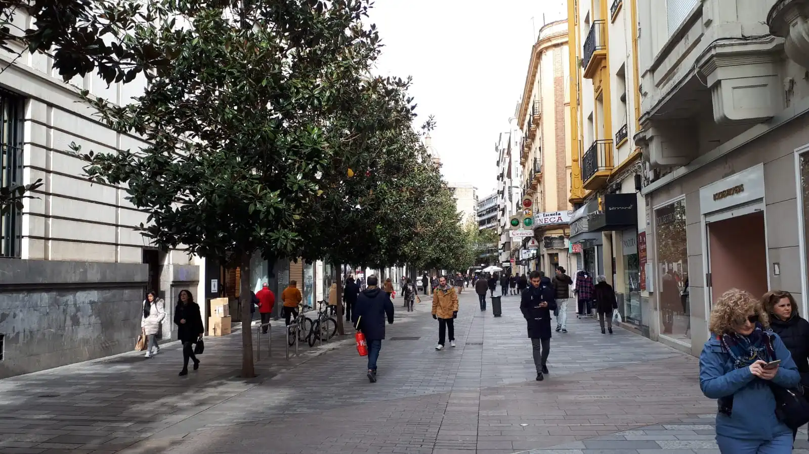 Außenansicht von Gebäude zur Miete in Córdoba
