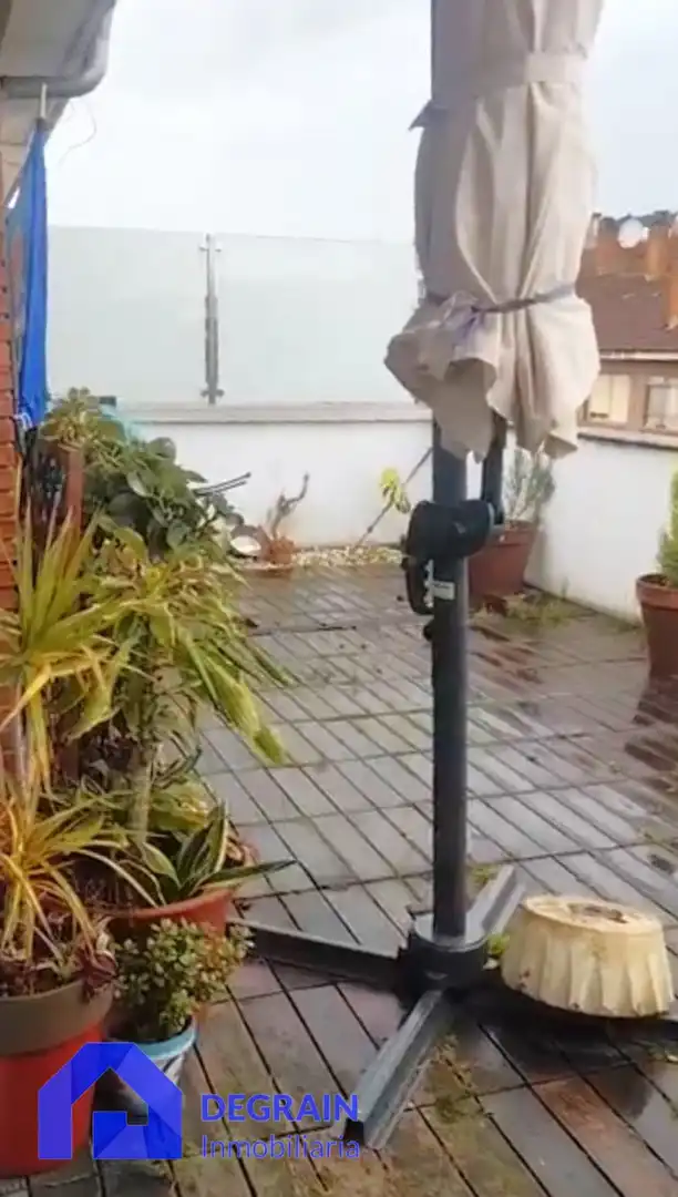 Jardí de Pis en venda en Oviedo  amb Terrassa i Traster