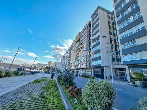 Vista exterior de Àtic en venda en Vigo  amb Calefacció, Terrassa i Balcó
