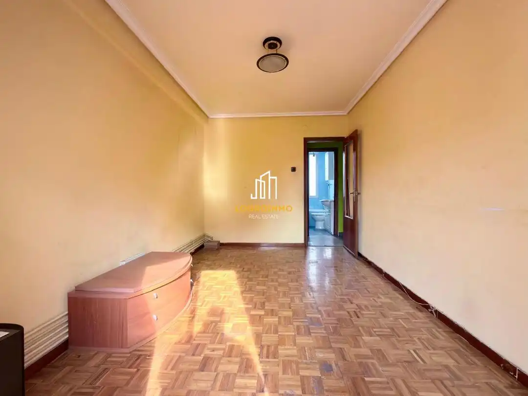 Habitación de Piso en venta en  Logroño con Calefacción y Balcón