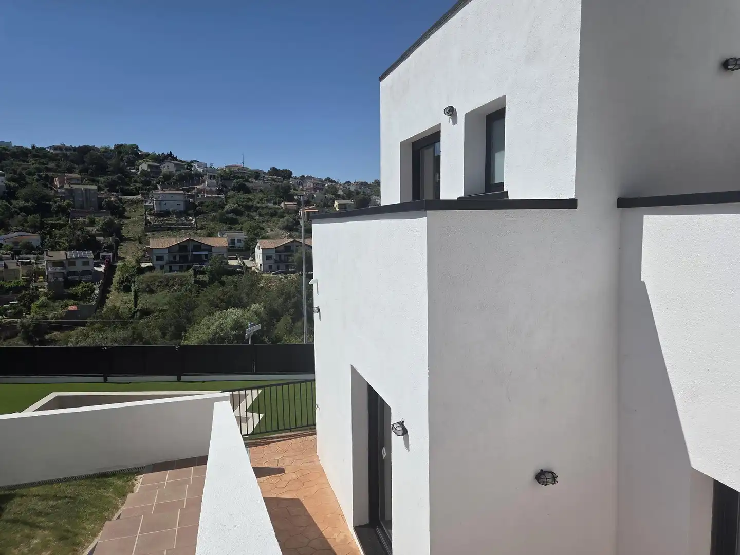 Vista exterior de Casa o xalet en venda en Calafell amb Aire condicionat, Calefacció i Jardí privat