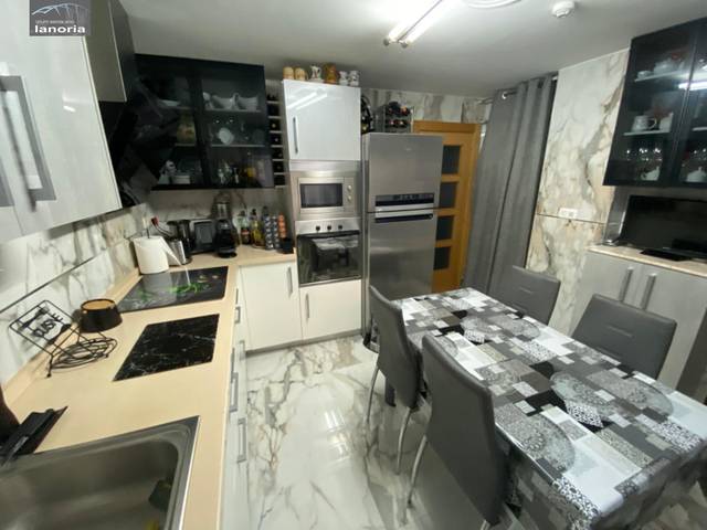 Casa adosada en Venta en Facultad de Medicina