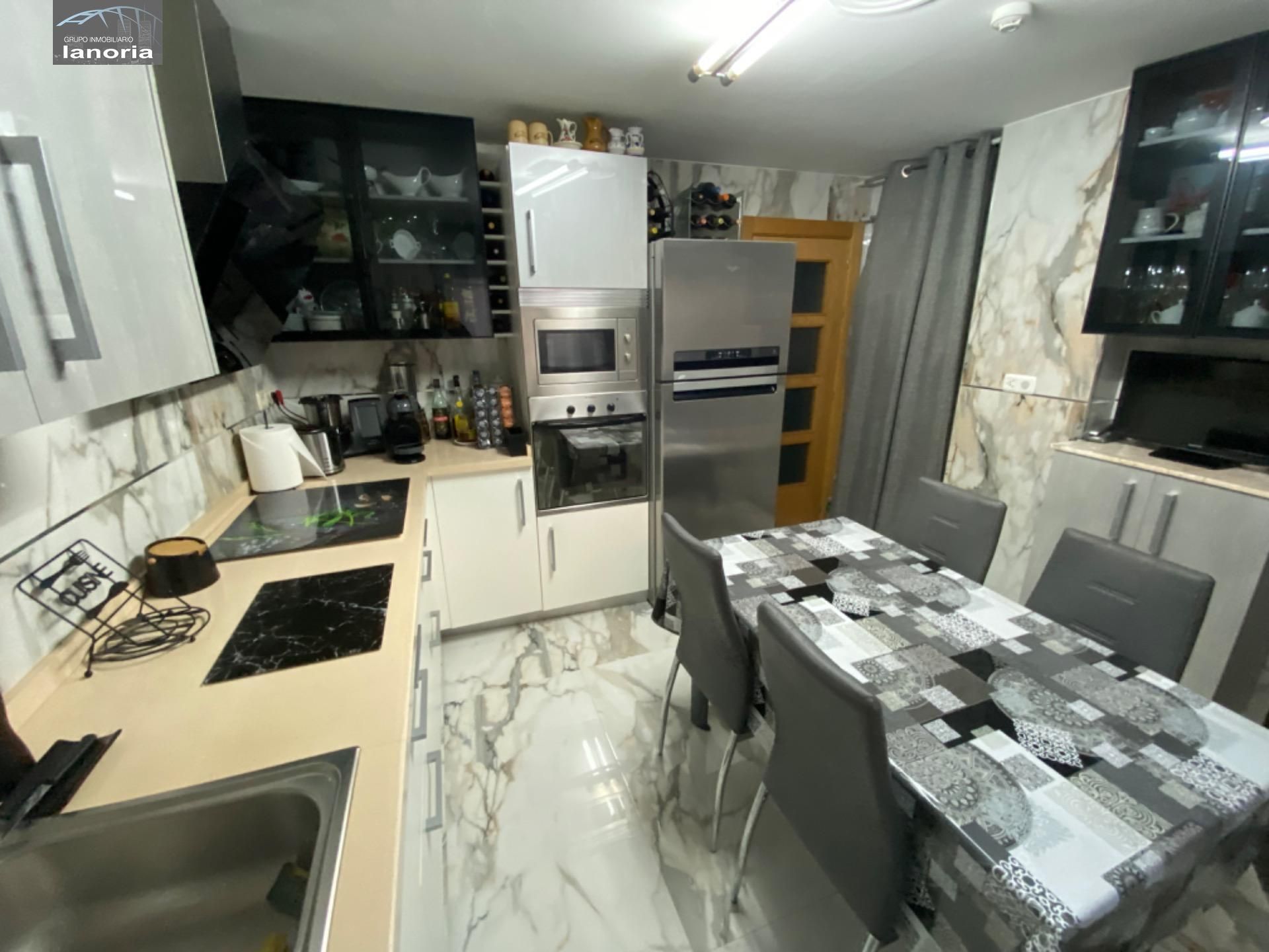 Cocina de Casa adosada en venta en  Albacete Capital con Aire acondicionado, Calefacción y Parquet
