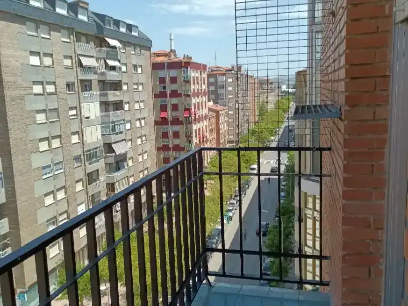 Vista exterior de Pis en venda en Miranda de Ebro amb Terrassa i Balcó