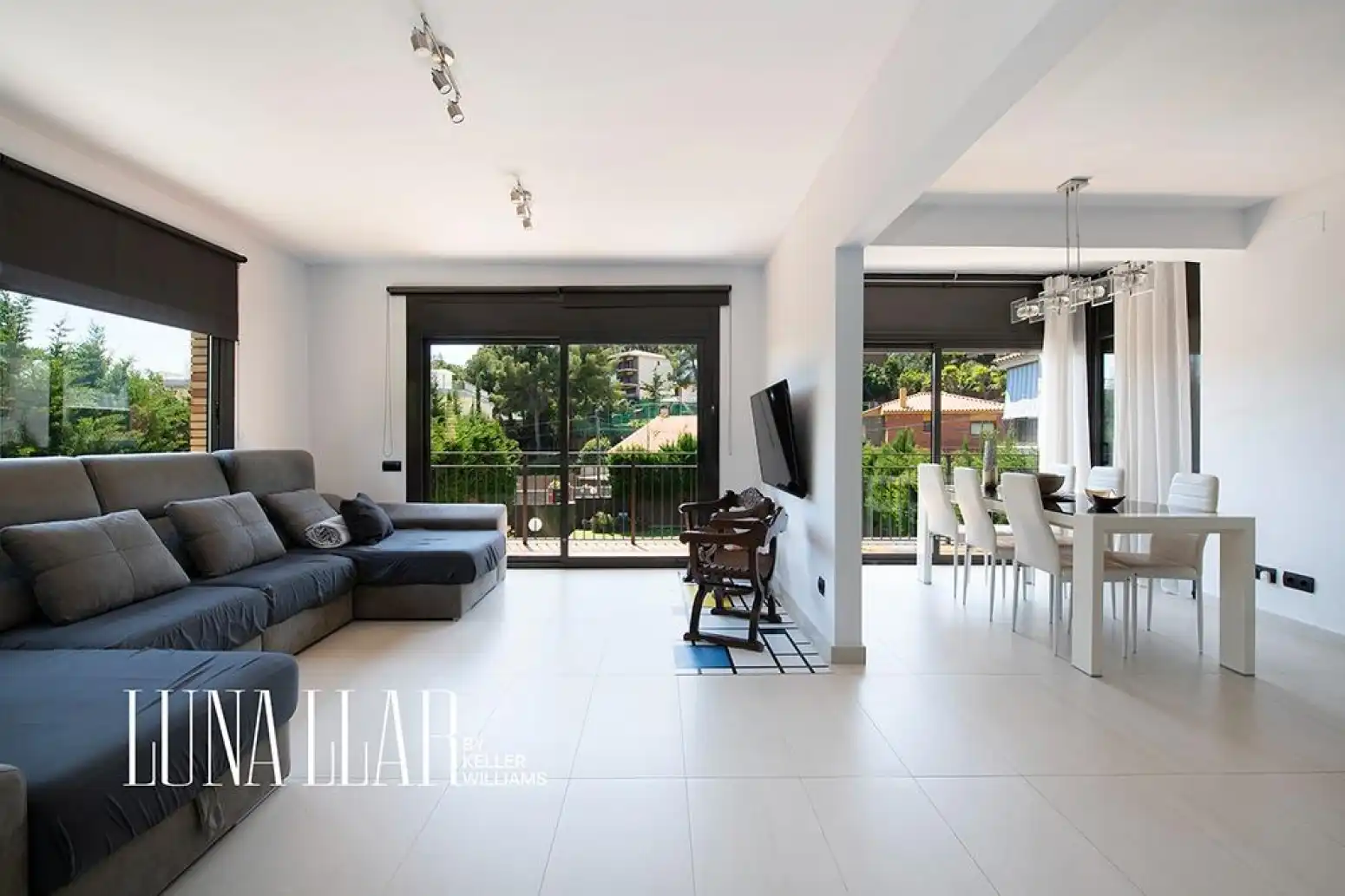 Living room of Houses for sale in Castelldefels  with Air Conditioner, Heating and Parquet flooring
