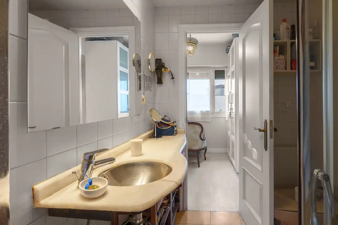 Bathroom of Flat for sale in Donostia - San Sebastián   with Heating, Private garden and Terrace