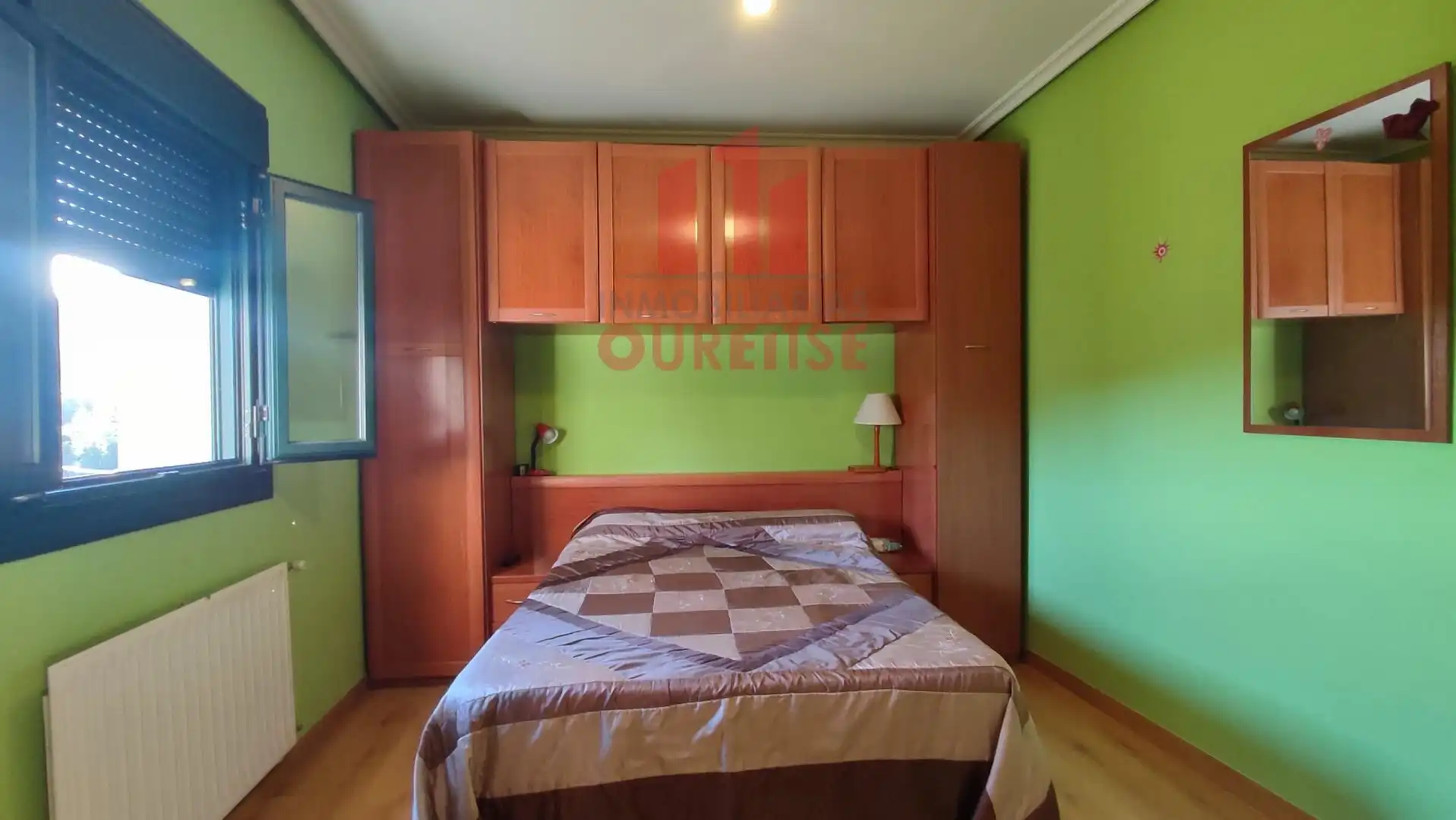 Dormitori de Casa o xalet en venda en Ourense Capital  amb Calefacció, Jardí privat i Traster