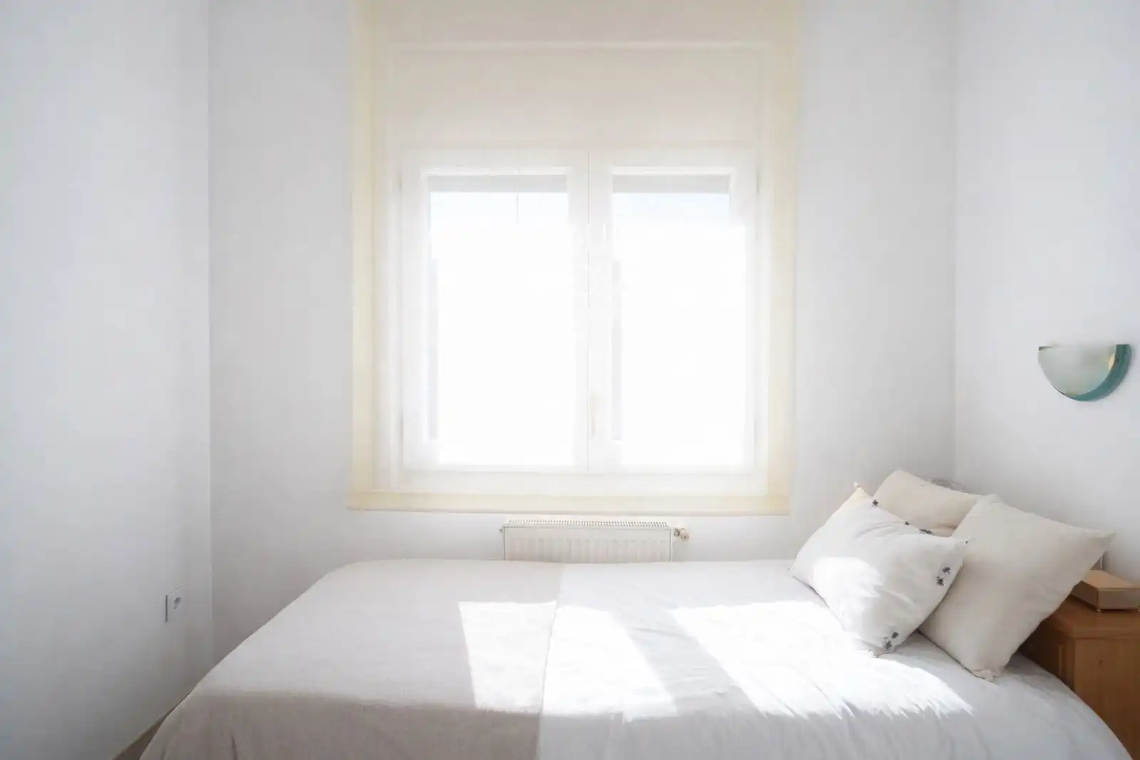 Habitación de Casa adosada en venta en Girona con Aire acondicionado, Calefacción y Jardín privado