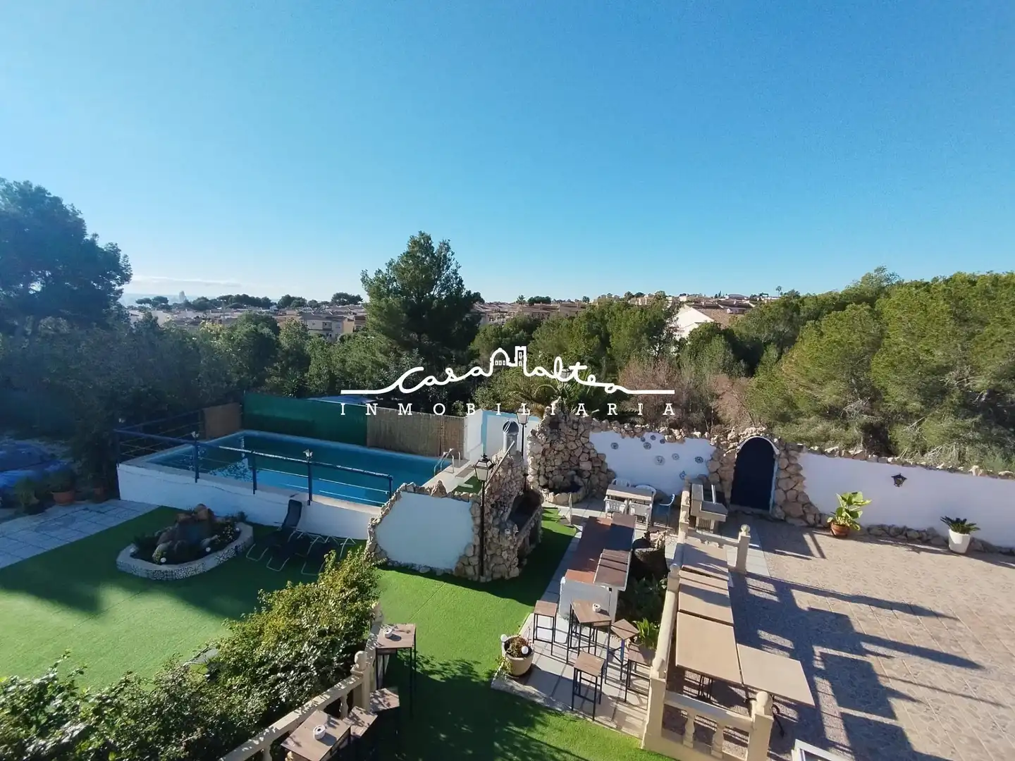 Vista exterior de Casa o chalet en venta en La Nucia con Aire acondicionado, Jardín privado y Terraza