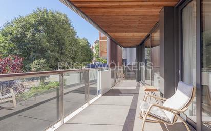 Terrassa de Apartament en venda en Sant Cugat del Vallès amb Aire condicionat, Piscina i Balcó