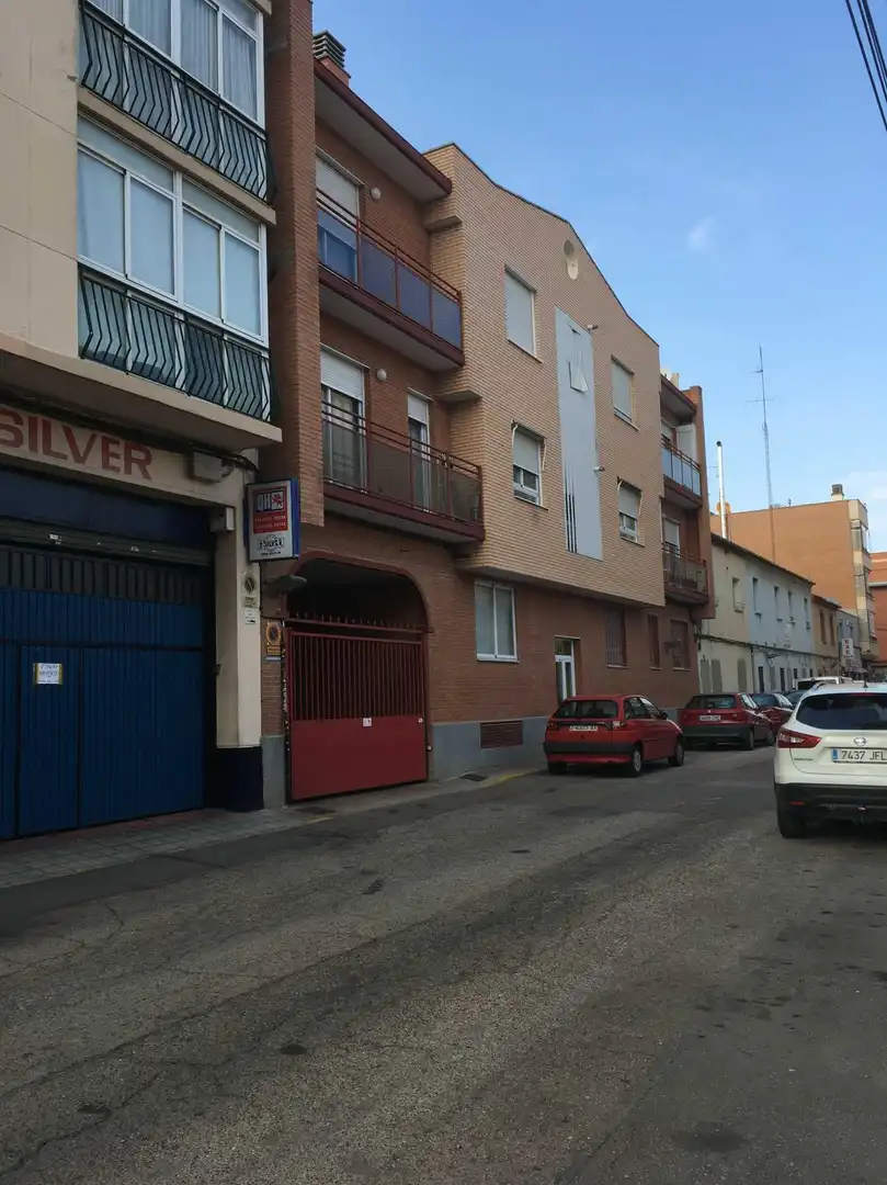 Exterior view of Ground floor for sale in  Zaragoza Capital