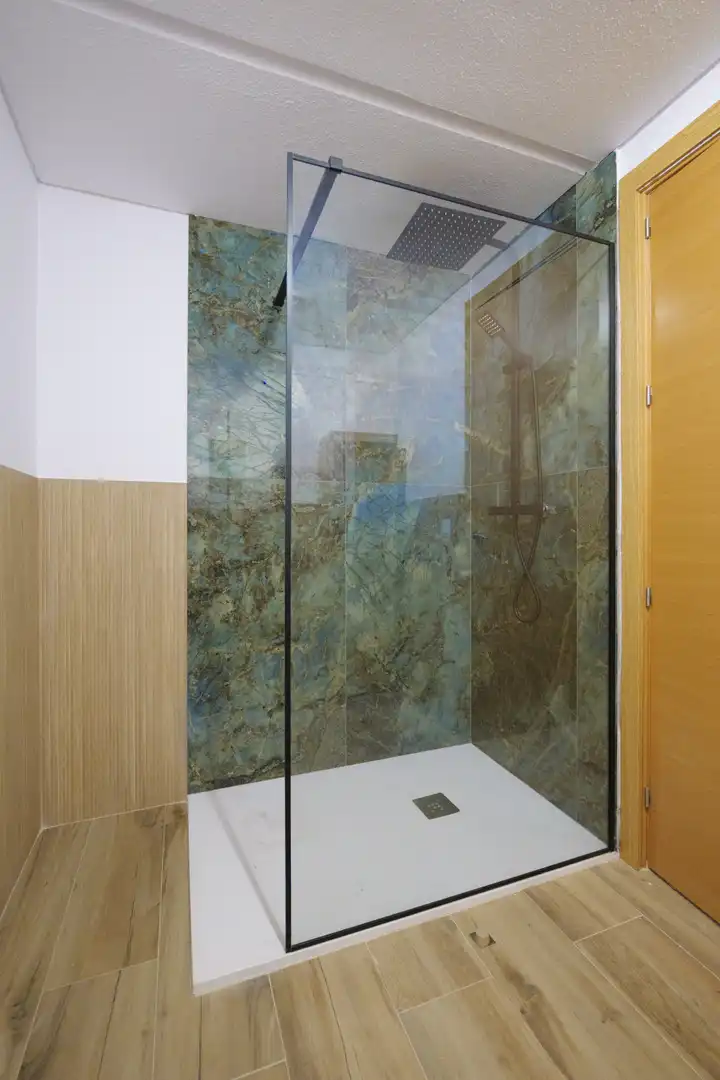 Baño de Apartamento en venta en Torremolinos con Aire acondicionado, Terraza y Amueblado