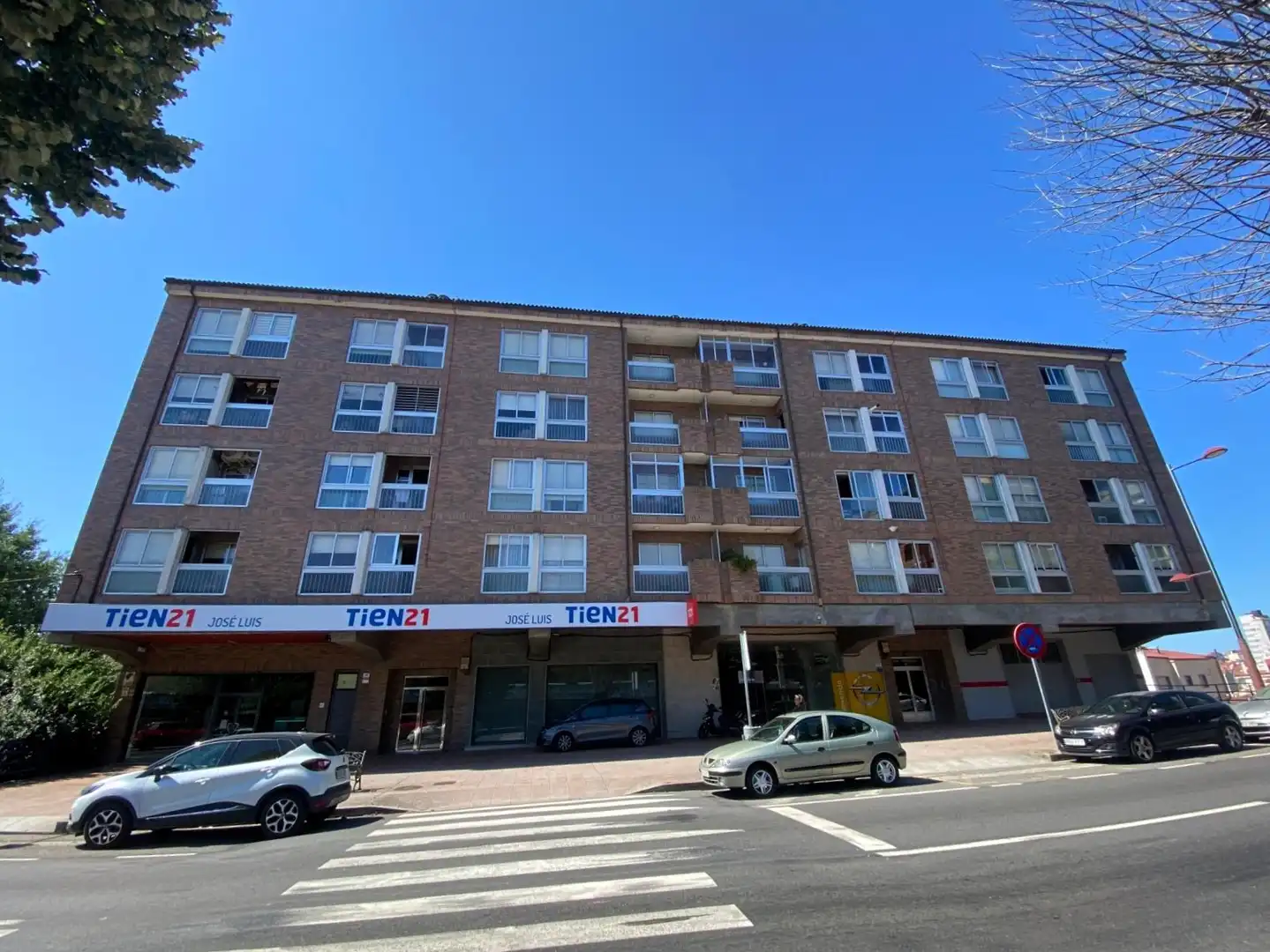 Vista exterior de Pis en venda en O Carballiño   amb Calefacció, Parquet i Moblat