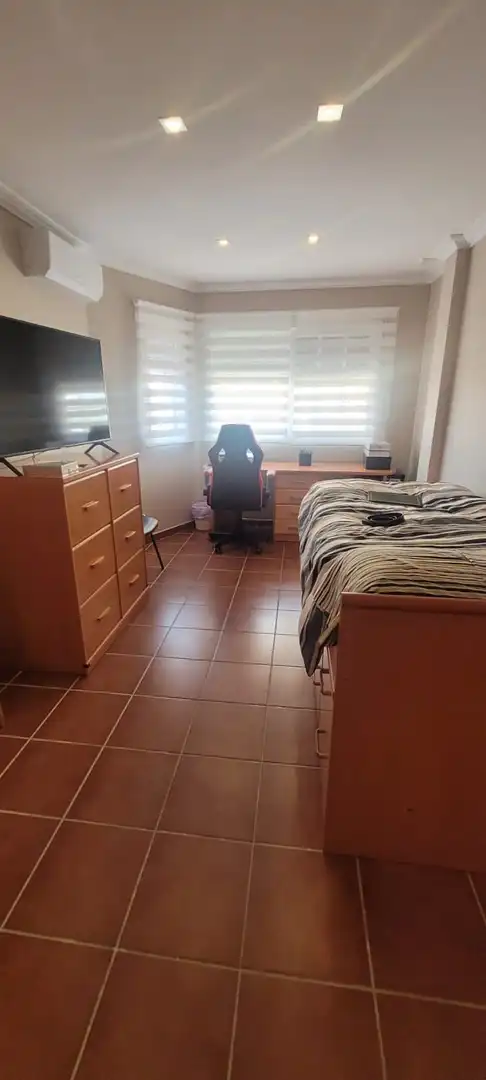 Dormitori de Casa o xalet en venda en Algeciras amb Jardí privat, Terrassa i Traster